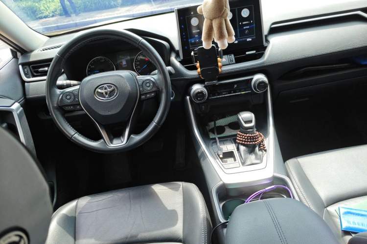 Used Toyota Wildlander 2021 Dual-Engine 2.5L E-CVT Two-Wheel Drive Luxury Edition Center Console