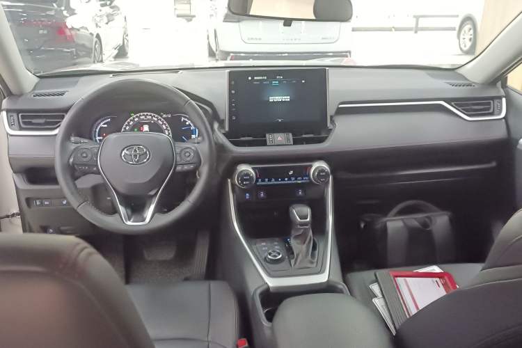 Used Toyota Wildlander 2021 Dual-Engine 2.5L E-CVT Two-Wheel Drive Luxury Edition Center Console
