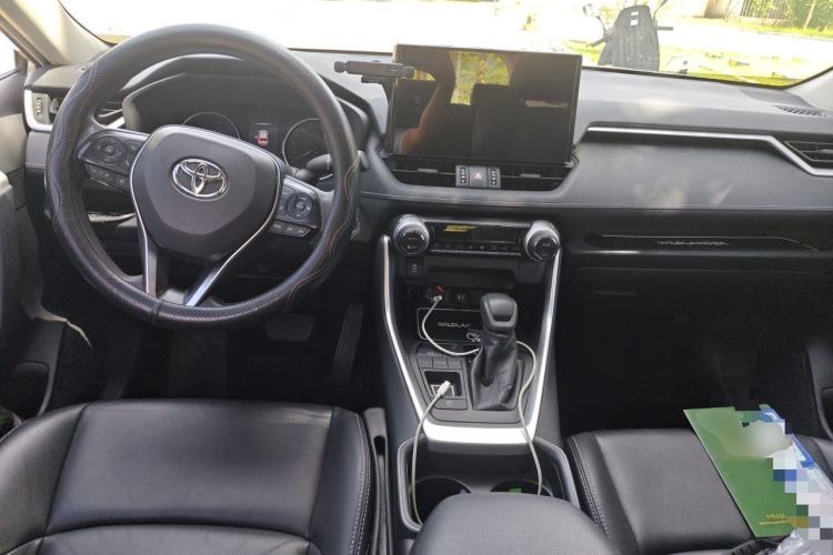 Used Toyota Wildlander 2021 Dual-Engine 2.5L E-CVT Two-Wheel Drive Luxury Edition Center Console