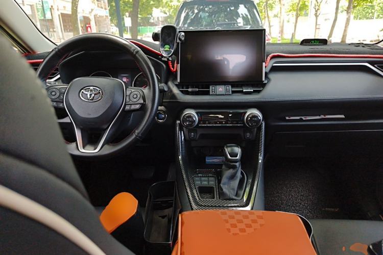 Used Toyota Wildlander 2021 2.0L CVT 4x4 Luxury Edition Center Console