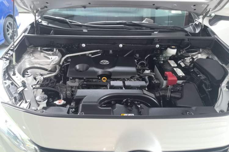 Used Toyota Wildlander 2021 2.0L CVT Two-Wheel Drive Luxury Edition Engine Bay