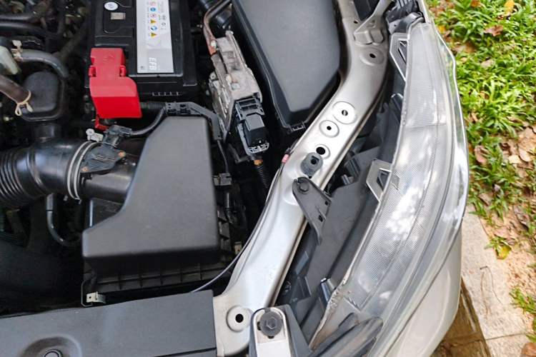 Used Toyota Wildlander 2021 2.0L CVT 4x4 Luxury Edition Engine Bay Left