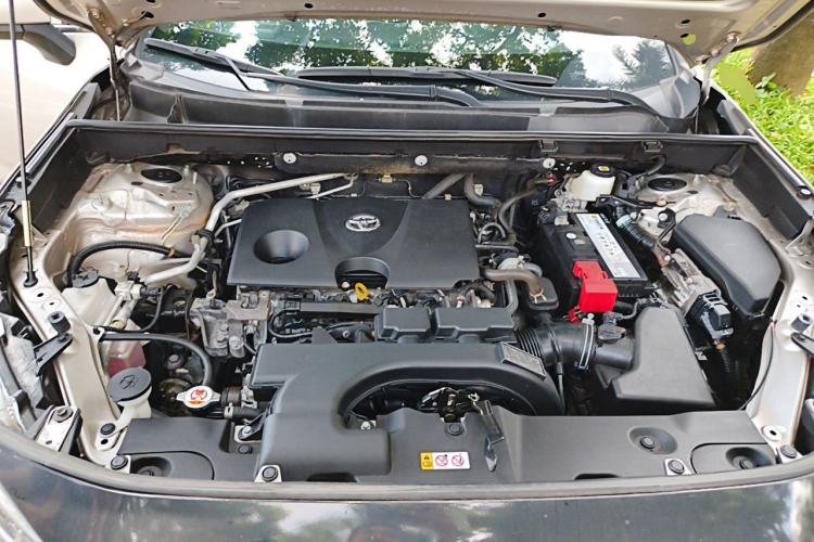 Used Toyota Wildlander 2021 2.0L CVT 4x4 Luxury Edition Engine Bay