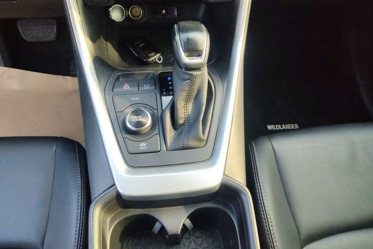 Used Toyota Wildlander 2021 Dual-Motor 2.5L E-CVT Four-Wheel Drive Luxury Edition Gear Lever