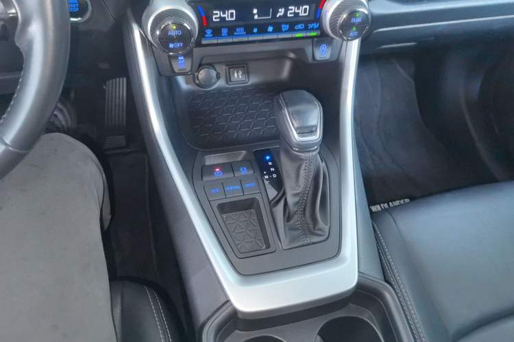 Used Toyota Wildlander 2021 2.0L CVT Two-Wheel Drive Luxury Edition Gear Lever
