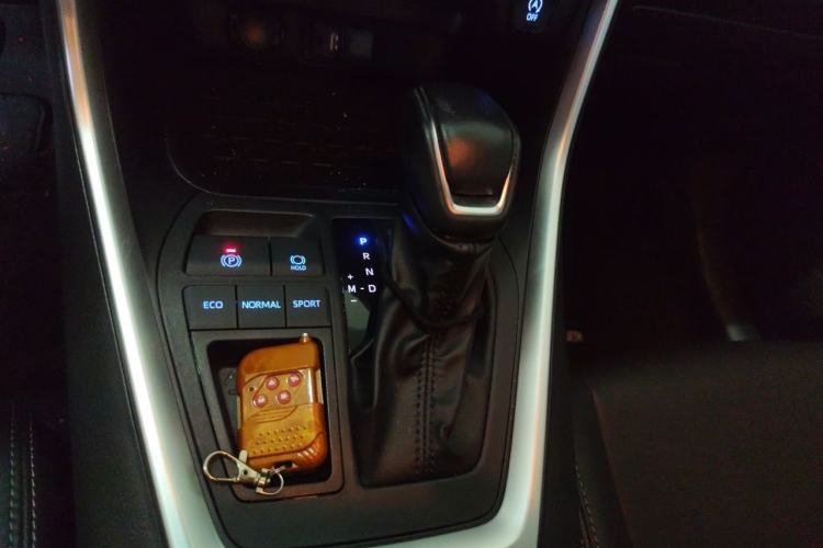 Used Toyota Wildlander 2021 2.0L CVT Two-Wheel Drive Luxury Edition Gear Lever