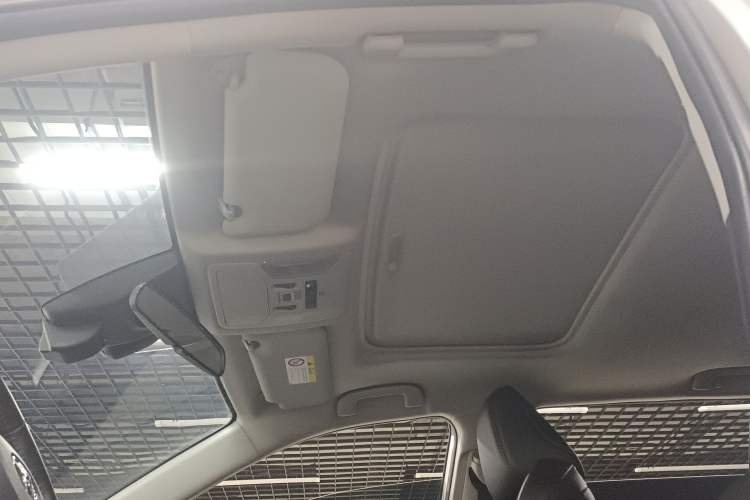 Used Toyota Wildlander 2021 Dual-Engine 2.5L E-CVT Two-Wheel Drive Luxury Edition Headliner