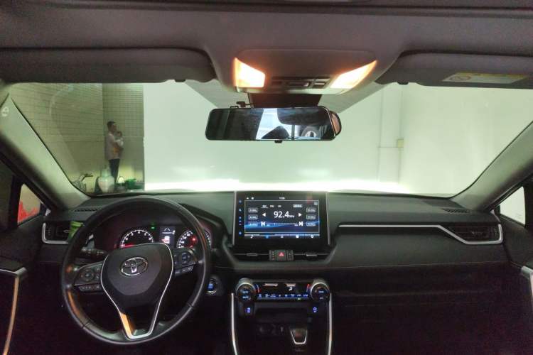Used Toyota Wildlander 2021 2.0L CVT Two-Wheel Drive Luxury Edition Interior 2