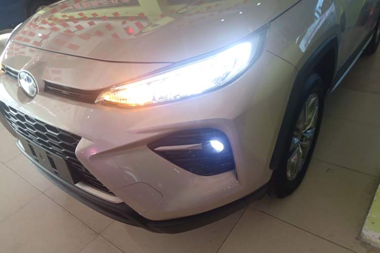 Used Toyota Wildlander 2021 2.0L CVT 4x4 Luxury Edition Left Front Headlight