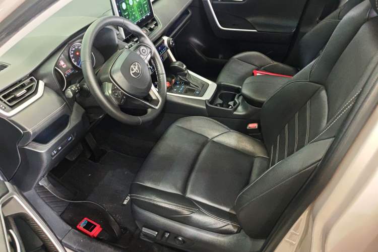 Used Toyota Wildlander 2021 Dual-Engine 2.5L E-CVT Two-Wheel Drive Luxury Edition Left Front Seat