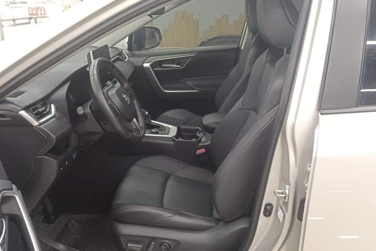 Used Toyota Wildlander 2021 Dual-Engine 2.5L E-CVT Two-Wheel Drive Luxury Edition Left Front Seat