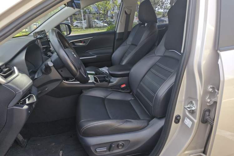 Used Toyota Wildlander 2021 Dual-Engine 2.5L E-CVT Two-Wheel Drive Luxury Edition Left Front Seat