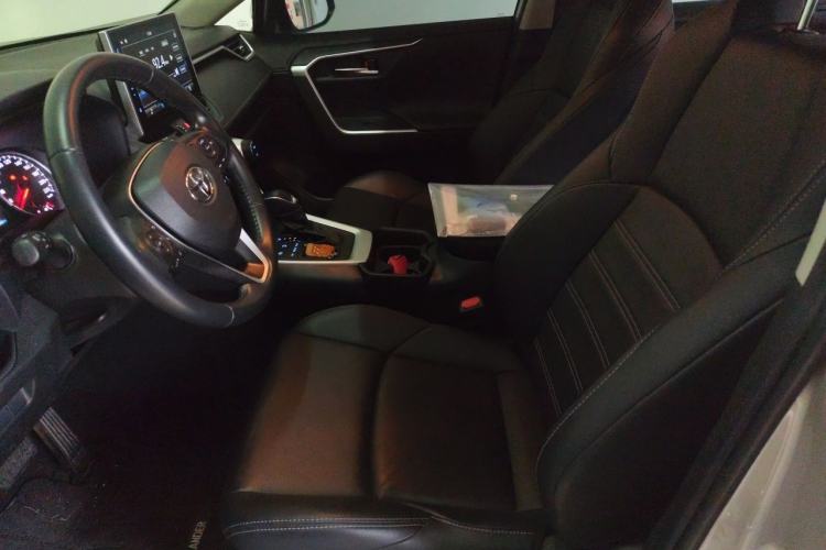 Used Toyota Wildlander 2021 2.0L CVT Two-Wheel Drive Luxury Edition Left Front Seat