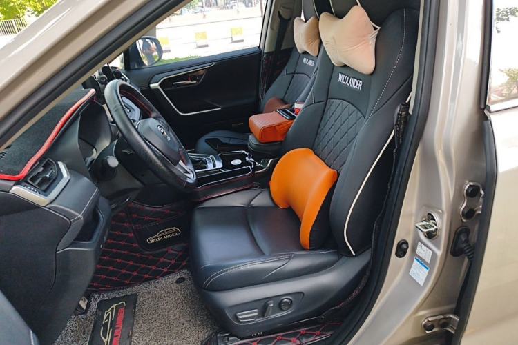 Used Toyota Wildlander 2021 2.0L CVT 4x4 Luxury Edition Left Front Seat