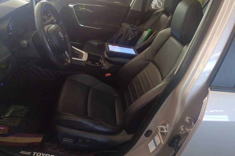 Used Toyota Wildlander 2021 2.0L CVT 4x4 Luxury Edition Left Front Seat