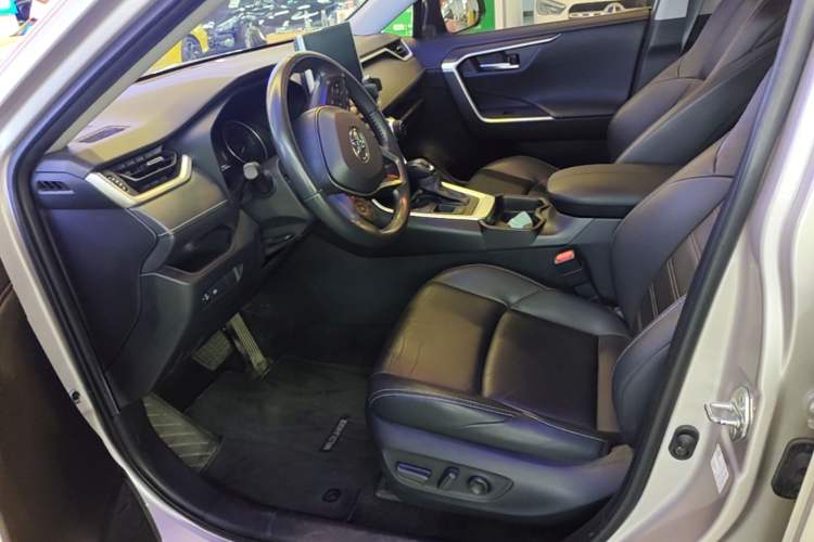 Used Toyota Wildlander 2021 Dual-Engine 2.5L E-CVT Two-Wheel Drive Luxury Edition Left Front Seat