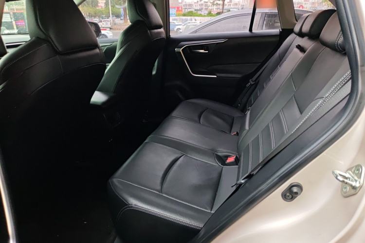 Used Toyota Wildlander 2021 2.0L CVT Two-Wheel Drive Luxury Edition Left Rear Seat