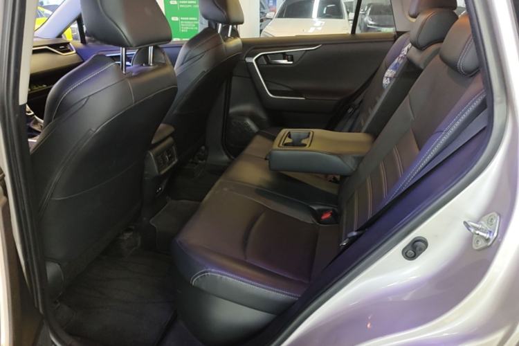 Used Toyota Wildlander 2021 Dual-Engine 2.5L E-CVT Two-Wheel Drive Luxury Edition Left Rear Seat