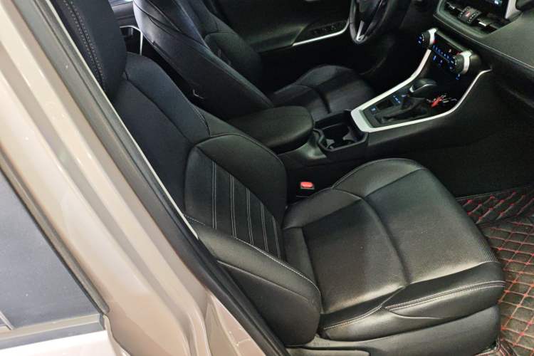 Used Toyota Wildlander 2021 Dual-Engine 2.5L E-CVT Two-Wheel Drive Luxury Edition Right Front Seat
