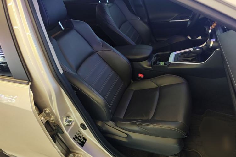 Used Toyota Wildlander 2021 Dual-Engine 2.5L E-CVT Two-Wheel Drive Luxury Edition Right Front Seat