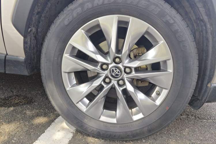 Used Toyota Wildlander 2021 Dual-Engine 2.5L E-CVT Two-Wheel Drive Luxury Edition Right Front Wheel Hub