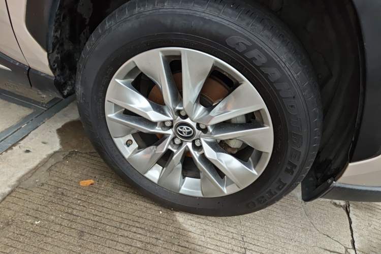 Used Toyota Wildlander 2021 2.0L CVT Two-Wheel Drive Luxury Edition Right Front Wheel Hub
