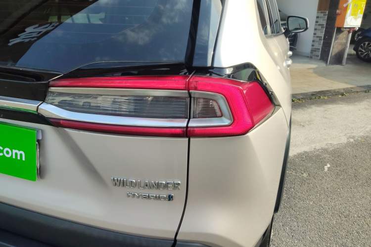 Used Toyota Wildlander 2021 Dual-Motor 2.5L E-CVT Four-Wheel Drive Luxury Edition Right Rear Taillight