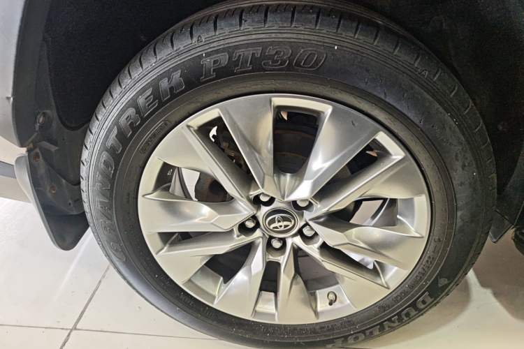 Used Toyota Wildlander 2021 Dual-Engine 2.5L E-CVT Two-Wheel Drive Luxury Edition Right Rear Wheel Hub