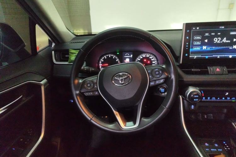 Used Toyota Wildlander 2021 2.0L CVT Two-Wheel Drive Luxury Edition Steering Wheel
