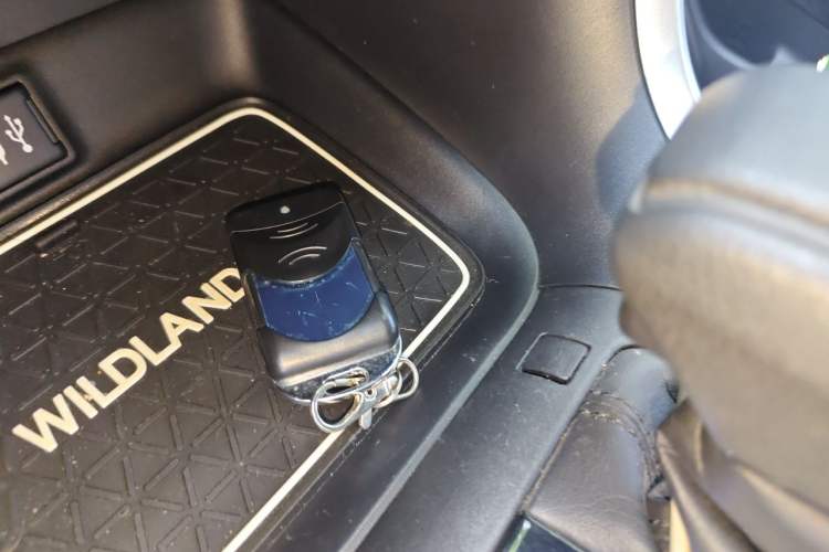 Used Toyota Wildlander 2021 Dual-Engine 2.5L E-CVT Two-Wheel Drive Luxury Edition Vehicle Key