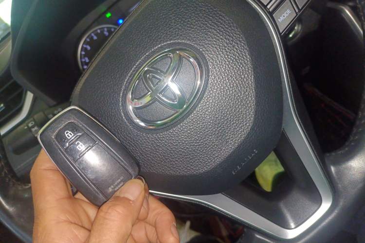 Used Toyota Wildlander 2021 2.0L CVT 4x4 Luxury Edition Vehicle Key