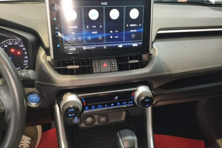 Used Toyota Wildlander 2021 Dual-Engine 2.5L E-CVT Two-Wheel Drive Luxury Edition Audio And AC Panel