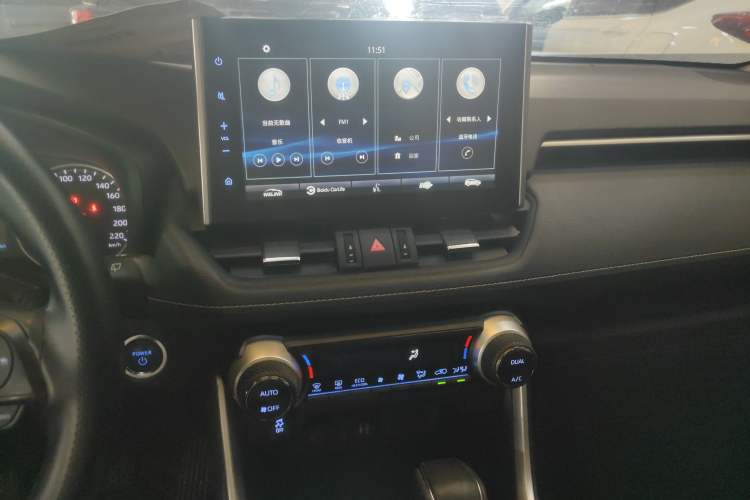 Used Toyota Wildlander 2021 Dual-Motor 2.5L E-CVT Four-Wheel Drive Luxury Edition Audio And AC Panel