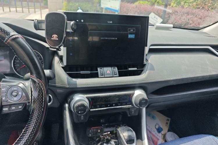Used Toyota Wildlander 2021 2.0L CVT Two-Wheel Drive Luxury Edition Audio And AC Panel