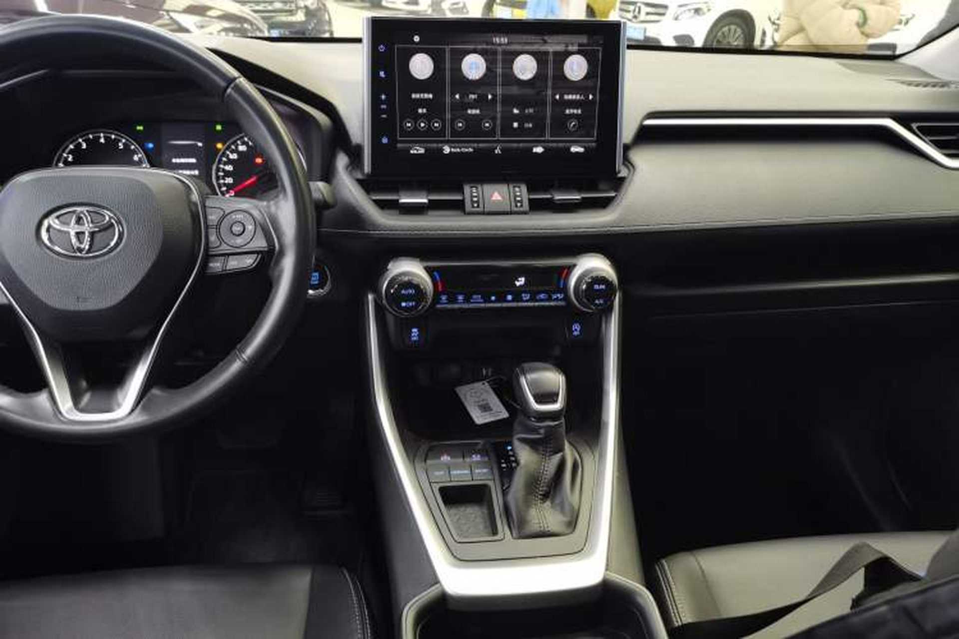 Used Toyota Wildlander 2021 2.0L CVT Two-Wheel Drive Luxury Edition Audio And AC Panel