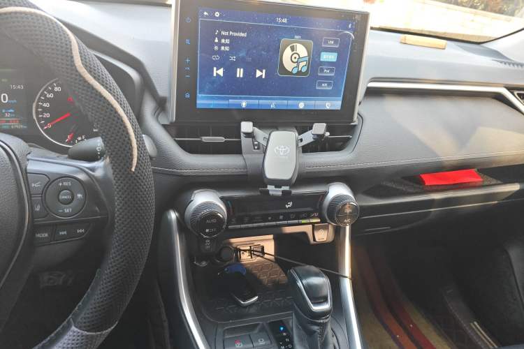 Used Toyota Wildlander 2021 2.0L CVT Two-Wheel Drive Luxury Edition Audio And AC Panel