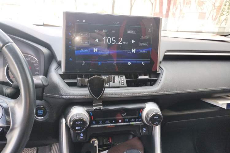 Used Toyota Wildlander 2021 2.0L CVT 4x4 Luxury Edition Audio And AC Panel