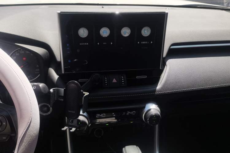 Used Toyota Wildlander 2021 2.0L CVT 4x4 Luxury Edition Audio And AC Panel