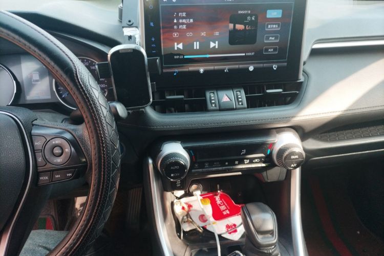 Used Toyota Wildlander 2021 Dual-Motor 2.5L E-CVT Four-Wheel Drive Luxury Edition Audio And AC Panel