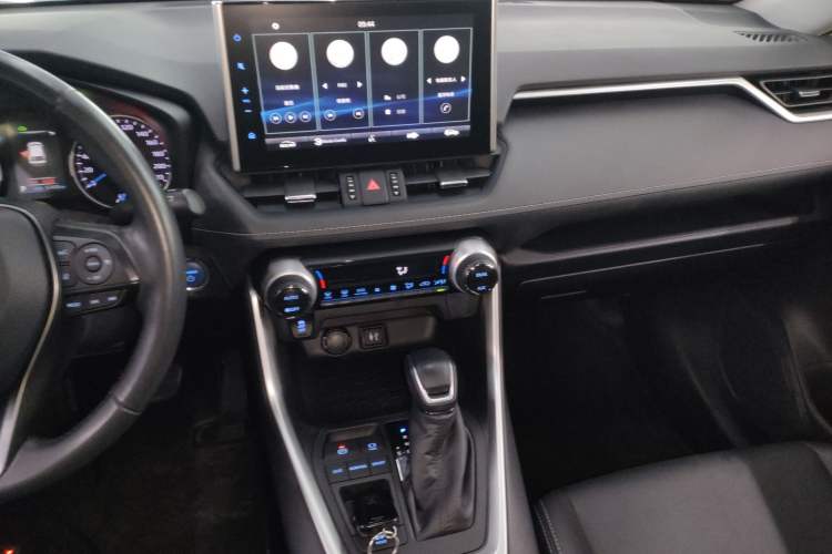 Used Toyota Wildlander 2021 Dual-Engine 2.5L E-CVT Two-Wheel Drive Luxury Edition Audio And AC Panel