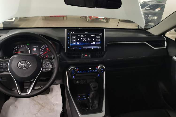 Used Toyota Wildlander 2021 2.0L CVT Two-Wheel Drive Luxury Edition Audio And AC Panel