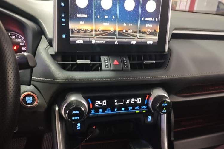 Used Toyota Wildlander 2021 2.0L CVT Two-Wheel Drive Luxury Edition Audio And AC Panel