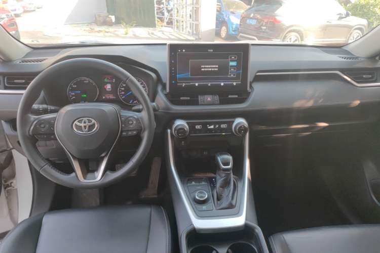 Used Toyota Wildlander 2021 Dual-Motor 2.5L E-CVT Four-Wheel Drive Luxury Edition Center Console