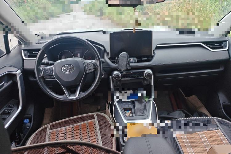 Used Toyota Wildlander 2021 2.0L CVT Two-Wheel Drive Luxury Edition Center Console