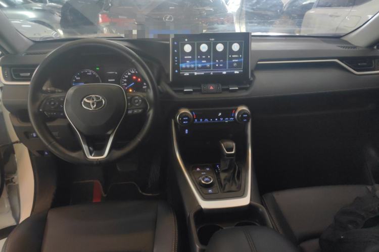 Used Toyota Wildlander 2021 Dual-Motor 2.5L E-CVT Four-Wheel Drive Luxury Edition Center Console