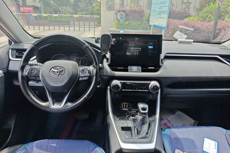 Used Toyota Wildlander 2021 2.0L CVT Two-Wheel Drive Luxury Edition Center Console
