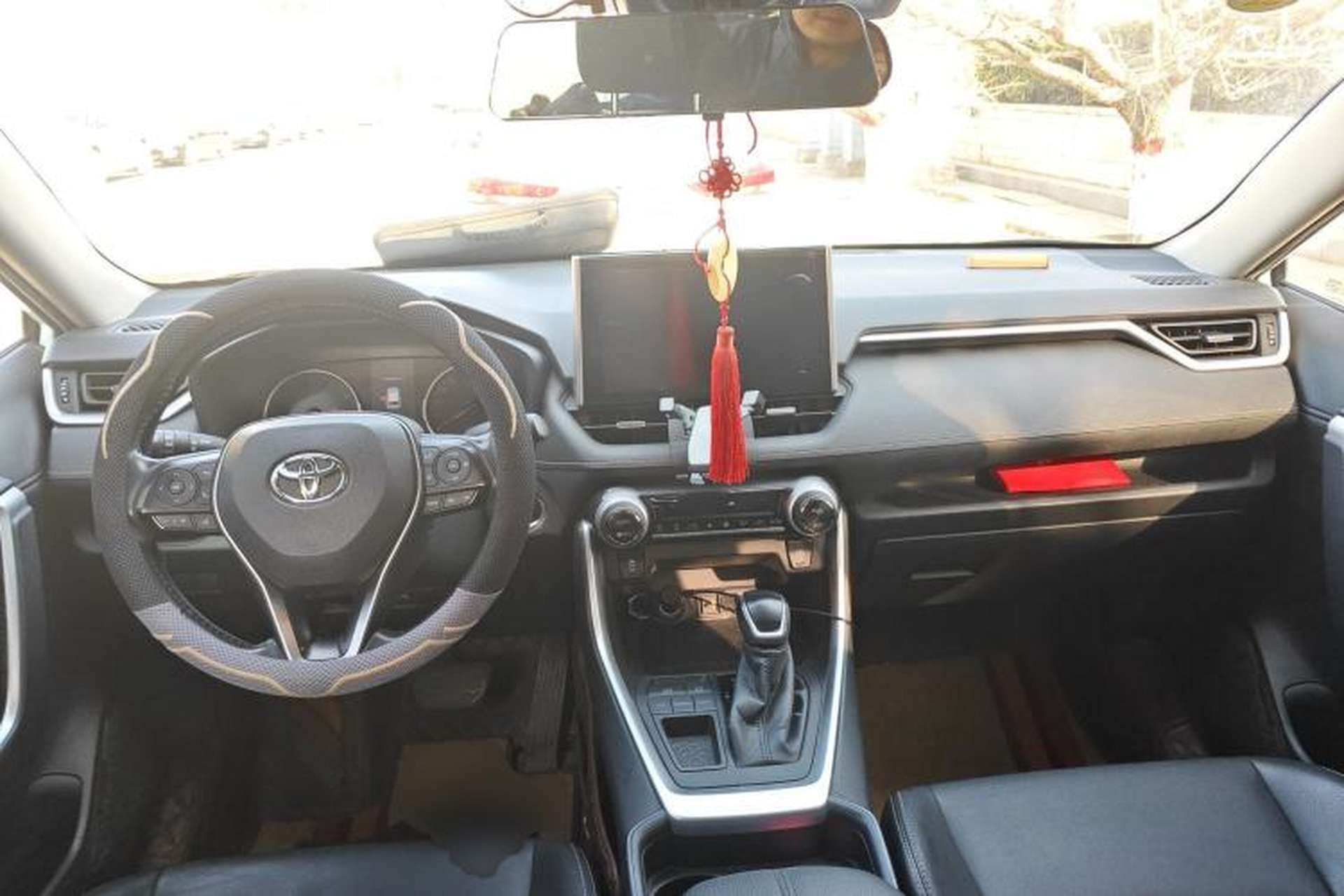 Used Toyota Wildlander 2021 2.0L CVT Two-Wheel Drive Luxury Edition Center Console