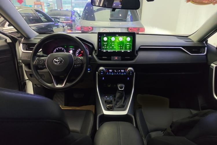 Used Toyota Wildlander 2021 2.0L CVT Two-Wheel Drive Luxury Edition Center Console