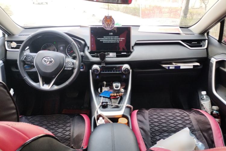 Used Toyota Wildlander 2021 2.0L CVT 4x4 Luxury Edition Center Console