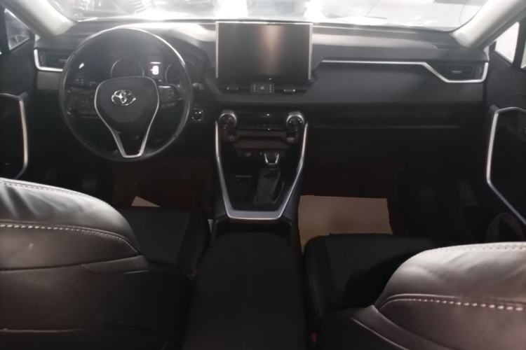 Used Toyota Wildlander 2021 2.0L CVT Two-Wheel Drive Luxury Edition Center Console